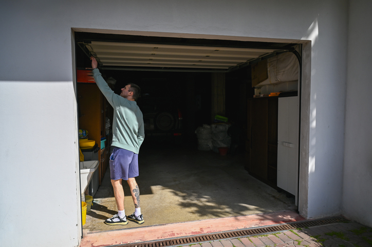Benefits of Wireless Garage Door Opener Installation and Remotes